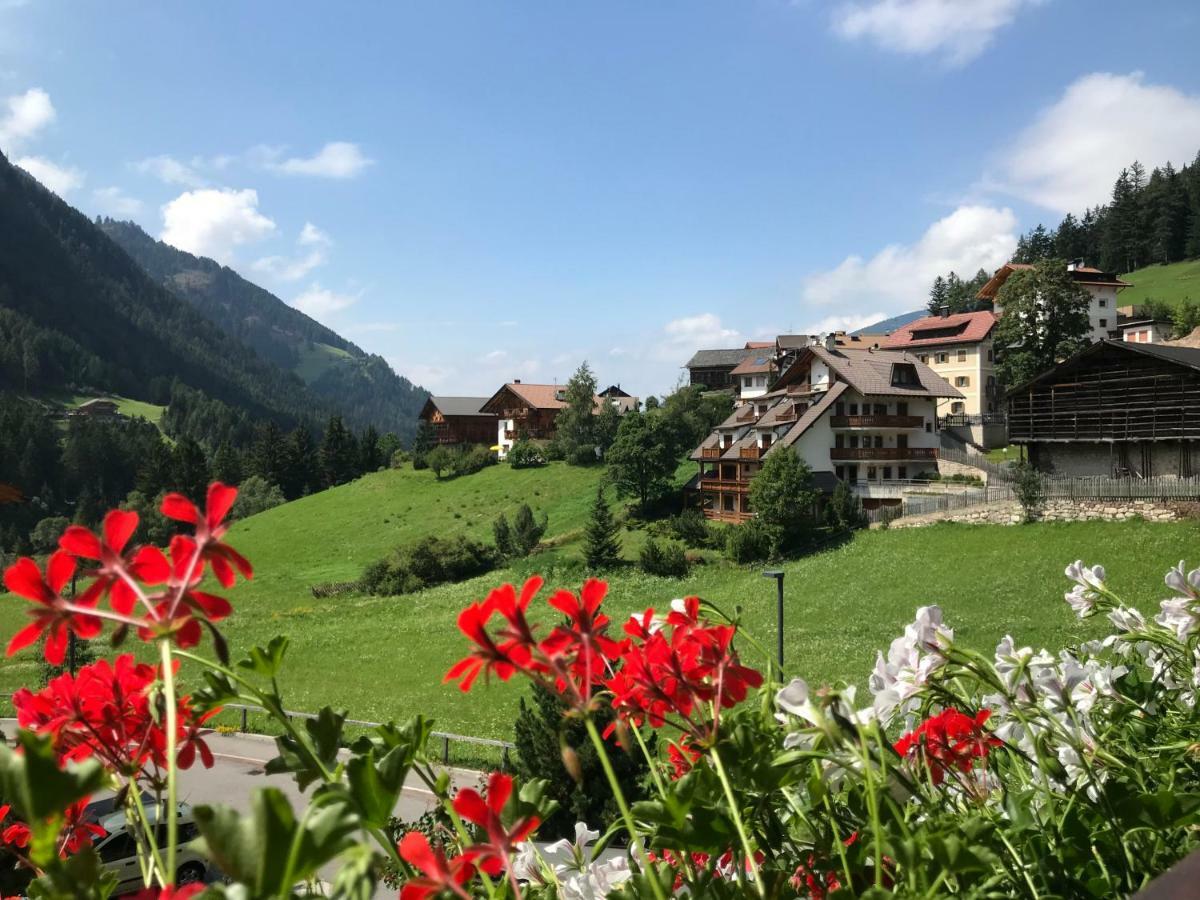Apartments Vaiolet Santa Cristina Val Gardena المظهر الخارجي الصورة